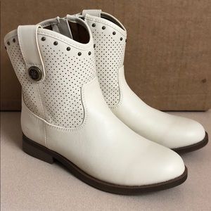 Brand New Frye Melissa Button Perfed White boot.